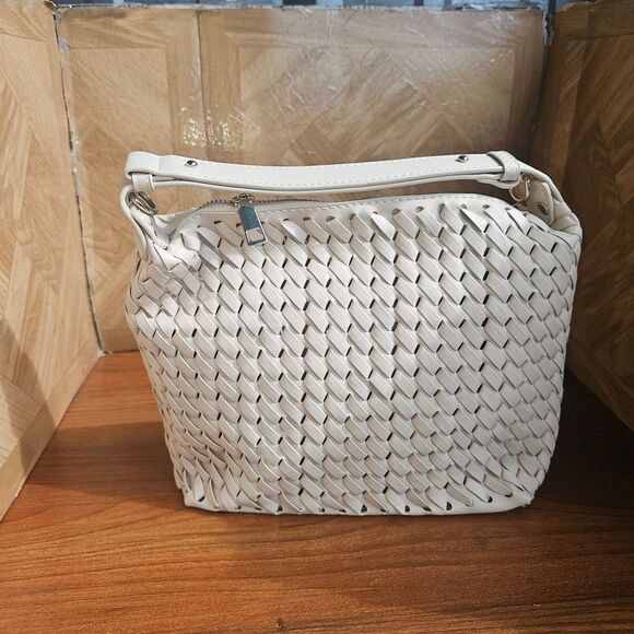 Brand New Cream Woven Shoulder Bag with Textured Design - Picture 1 of 3